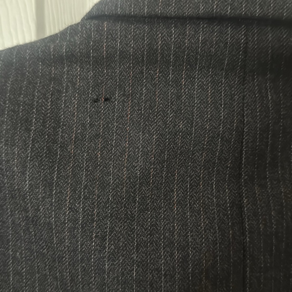 Dark gray, pinstripe, blazer, white and pink pinstripes size 10 acquisition - Picture 5 of 6